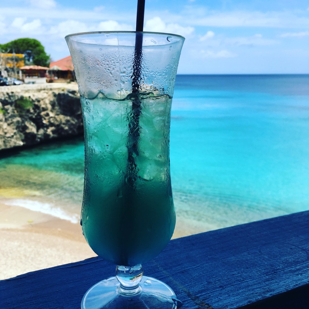 playa forti blue curacao drink_1330