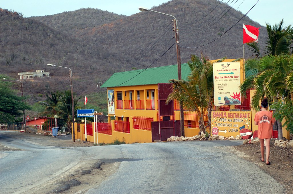 street to Playa Lagun Curacao_0172